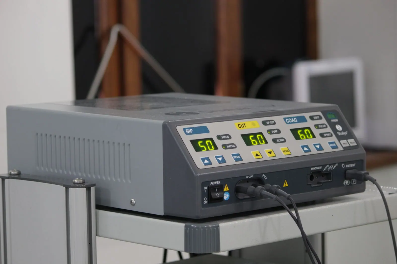 Medical equipment control panel and connected instruments