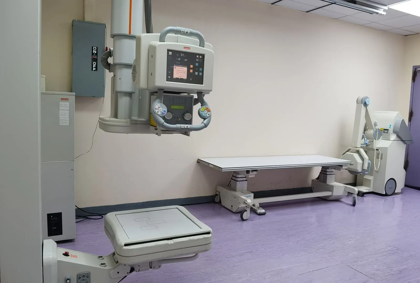Diagnostic imaging machinery in a healthcare examination room